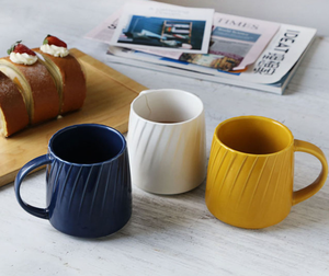 Mug à café en grès céramique à motif dessin animé en relief créatif, couleur unie, sans danger pour les aliments, compatible lave-vaisselle, pour usage domestique et cadeaux d'affaires - Product Image 6