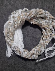 Venta al por mayor de cuentas sueltas de piedra lunar blanca natural 3mm patrón redondo Fabricación de joyas de piedras preciosas-fabricante indio - Product Image 1