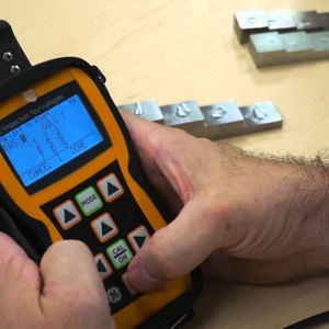 Jauge d'épaisseur ultrasonique GE Inspection Technologies DM5E, plage de mesure 0,6508 mm, test de tuyauterie industrielle - Product Image 2
