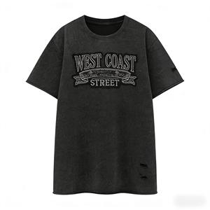 <span class=keywords><strong>T</strong></span>-<span class=keywords><strong>Shirt</strong></span> Streetwear Personalizzata Vintage Lavata Nera Oversize con Ricamo <span class=keywords><strong>Skateboard</strong></span> e Design con Fori Strappati - Product Image 1