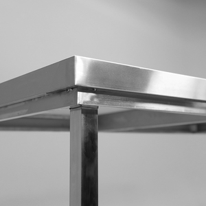 Bàn làm việc bằng inox cao cấp, chắc chắn, chất lượng cao cho nhà hàng, bếp chế biến thực phẩm. - Product Image 5