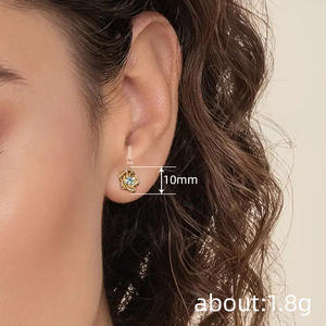Boucles d'oreilles à fleurs dorées E4688 pour femmes, avec pierre en zircon, sertie de griffes, bijoux romantiques à la mode, cadeau - Product Image 5