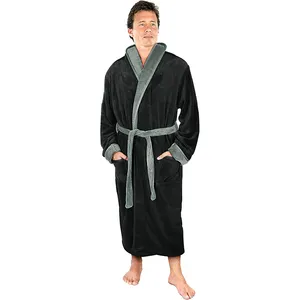 2023 Penjualan Pabrik Kustom Mewah Selendang Kerah Bulu Jubah Mandi Spa Jubah Berpakaian Gaun Tidur Hangat Beludru Flanel untuk Pria