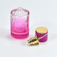 Vente en gros de flacons en verre colorés vides de 1,6 oz (50 ml) pour cosmétiques, flacon pulvérisateur en verre avec bouchon pompe en stock