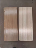 Conjunto de Mesa y Sillas Escolares de Madera Prensada, Una Mesa de 110 cm y Dos Sillas, Diseño Cómodo e Ignífugo
