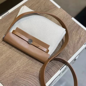 <span class=keywords><strong>2025</strong></span> Mini Túi Vải Cho Phụ Nữ Đa Năng Phong Cách Giản Dị Dây Kéo Chuỗi Thư Đinh Tán Vai Duy Nhất Crossbody Thiết Kế Mới Cho Mùa Xuân - Product Image 3