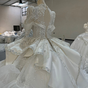 Vestidos de Novia de Gala con Cola de Capilla, Cuello Alto, Manga Larga, Lentejuelas, Encaje, Flores y Cristales, Estilo Imperio Clásico Moderno MN229 - Product Image 6