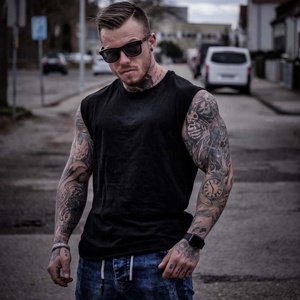 KWO <span class=keywords><strong>2022</strong></span> <span class=keywords><strong>Athletic</strong></span> Fitness Gym Running Moda personalizada Ropa blanca de manga corta Jersey Muscle Slim Fit Algodón <span class=keywords><strong>Camiseta</strong></span> de gran tamaño para hombres - Product Image 5