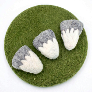 Gorro de lana fieltro hecha a mano con diseño de montaña nevada para guirnaldas DIY y manualidades - Comercio justo y lana - Product Image 6