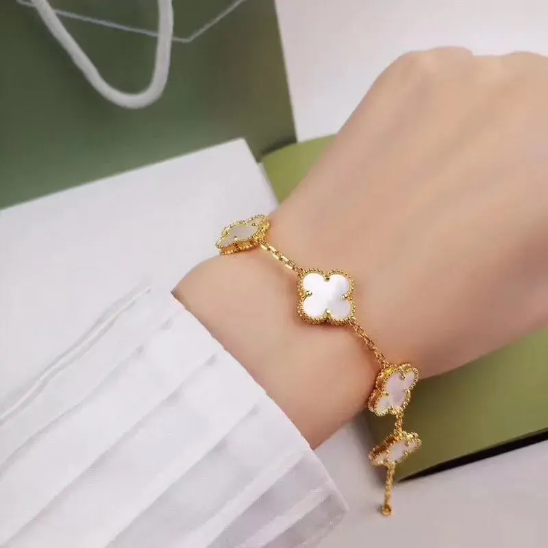 Perhiasan kustom baja tahan karat berlapis emas 18K gelang Rose Gold jimat wanita beruntung 4 empat daun semanggi gelang cangkang untuk wanita