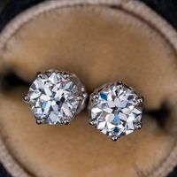 Boucles d'oreilles clous en argent sterling 925 avec 6 moissanites rondes transparentes de 0,5 à 1 carat couleur D