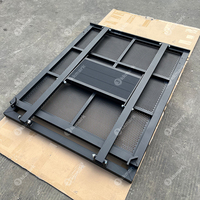 Barrière de sécurité en aluminium noir certifiée TUV, maille perforée, barrière de scène Mojo pour la sécurité des concerts et les événements.