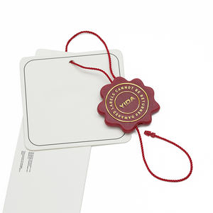 Etiquetas Colgantes Personalizadas de Lujo <span class=keywords><strong>con</strong></span> Cordón de Poliéster Repujado, Etiquetas Ecológicas de Nylon <span class=keywords><strong>para</strong></span> Relojes <span class=keywords><strong>con</strong></span> Logotipo de Marca <span class=keywords><strong>para</strong></span> Plástico - Product Image 1