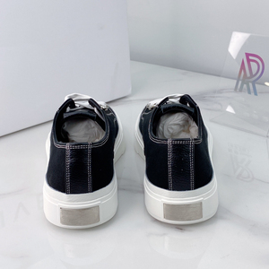 รองเท้าลำลองจากนักออกแบบสุดหรูชั้นนำรองเท้าวิ่งผ้าใบแบบผูกเชือกรองเท้าแฟชั่นวัลกาไนส์สำหรับฤดูร้อนฤดูใบไม้ร่วง - Product Image 4