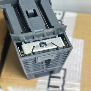 （批量 <span class=keywords><strong>2</strong></span> 件装）6ES7322-1BL00-0AA0 数字量输出模块 - Product Image 1