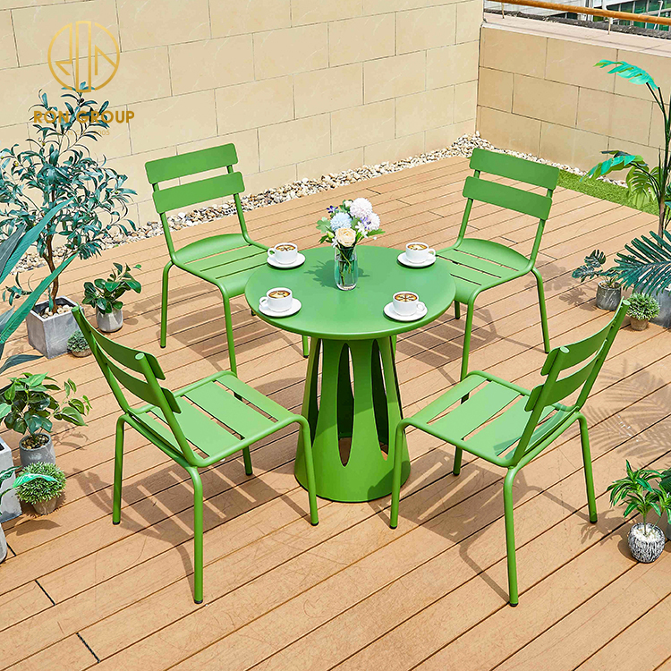 สีเขียว