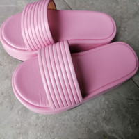 Sandales et pantoufles à semelle épaisse, chaussures de plage polyvalentes et tendance pour femmes, nouvelles grandes tailles