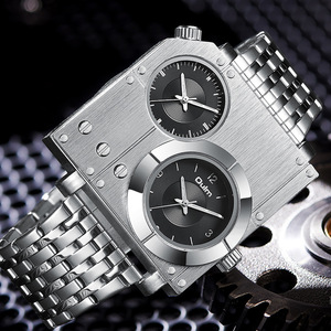 Reloj de Hombre Oulm Rectangular Personalizado con Esfera Grande, Doble Zona Horaria, Correa de Acero Inoxidable, Cuarzo Dorado - Product Image 3