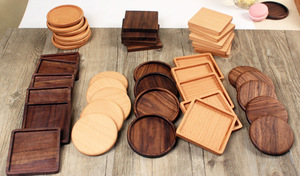 Sous-verres en bois de hêtre avec logos personnalisés en relief, couleur naturelle, durables, forme carrée et ronde, design minimaliste pour usage promotionnel - Product Image 5