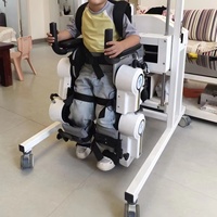 Les exosquelettes robotiques vendus directement en usine sont utilisés pour la position debout et la marche sur les jambes.