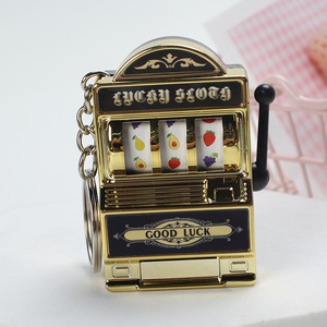Atacado: <span class=keywords><strong>Mini</strong></span> Chaveiros de PVC com Pingente de Máquina de Slot Giratória, Acessórios Pequenos para Jogos e Sorteios - Product Image 6