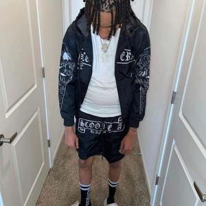 Ensemble de survêtement coupe-vent en nylon pour homme, personnalisé avec fermeture éclair réfléchissante, veste et short, vente en gros - Product Image 5