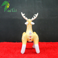 2025 cerf debout en PVC personnalisé gonflable avec jouet de dessin animé gonflable grinçant Sph