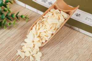 Chất Lượng Cao Tươi Mất Nước Tỏi Lát Tỏi Tỏi Mảnh Mất Nước Số Lượng Lớn Nhà Sản Xuất Rau - Product Image 2