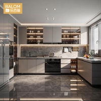 Armoires de cuisine BALOM OEM personnalisées, modernes, blanc chaud, en forme de L, avec étagères ouvertes, crédence botanique, modulaires, RTA