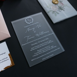 Tarjeta de invitación personalizada para fiesta de boda, papel acrílico esmerilado con diseño Floral con manga de terciopelo - Product Image 2
