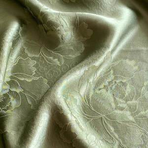 경쟁력있는 가격 부드러운 느낌 우아한 꽃 디자인 실크 자카드 원단 레이디 클래식 의류 잠옷 의류 - Product Image 3