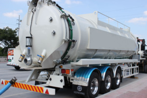 <span class=keywords><strong>Prix</strong></span> d'usine, OEM personnalisé, semi-remorque à vide en acier à 3 essieux, 32CBM, pour le nettoyage des égouts, aspiration des boues, semi-remorque à porte arrière, ouverture hydraulique - Product Image 3