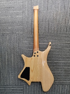 Guitare à corps irrégulier de fabrication chinoise avec plusieurs couleurs - Product Image 3