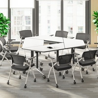 Table de réunion et de formation pliable moderne en bois avec roulettes pivotantes, design écologique