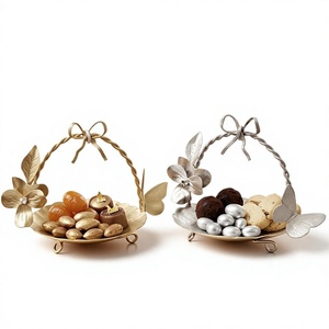 Panier à fruits secs décoratif en métal de luxe avec poignée, bol de service floral, panier à bonbons pour la décoration de table et de la maison - Product Image 1