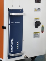 Machine de soudage au laser à fibre intégrée portative RayFine 1500W 2000W 3000W pour le soudage des métaux, le nettoyage des surfaces et les travaux de découpe