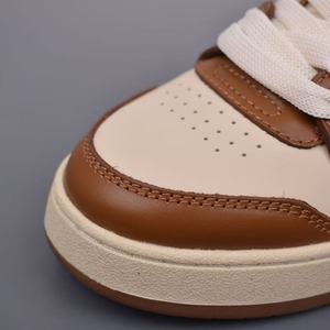 Los zapatos planos de piel de lujo ligero del diseñador son adecuados tanto para hombres como para mujeres como calzado para caminar y deportivo, cálidos y antideslizantes. - Product Image 3