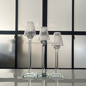 Nuovo Design <span class=keywords><strong>moderno</strong></span> <span class=keywords><strong>lampadario</strong></span> in ferro centrotavola matrimonio in metallo oro <span class=keywords><strong>candelabro</strong></span> <span class=keywords><strong>candelabro</strong></span> per festa di nozze decorazione della tavola - Product Image 6