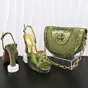 Set di <span class=keywords><strong>scarpe</strong></span> e borsa da sposa di lusso in PU <span class=keywords><strong>con</strong></span> strass, chiusura slip-on, resistenti all'usura, per donne, matrimoni, serate e feste. - Product Image 3