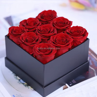 Coffret Cadeau Promotionnel Carré Fleurs Naturelles Saint-Valentin Fête des Mères Roses Éternelles Préservées Rose Vif Écologique