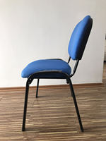 Chaise de formation ergonomique moderne pour cadres, avec cadre métallique robuste, mouvement à bascule, accoudoirs fixes, dossier solide, empilable, vente en gros