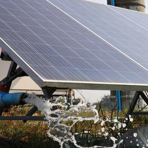 Système de <span class=keywords><strong>pompe</strong></span> <span class=keywords><strong>solaire</strong></span> à puits profond, <span class=keywords><strong>pompe</strong></span> à eau <span class=keywords><strong>solaire</strong></span> DC pour <span class=keywords><strong>étang</strong></span> de forage pour fermes - Product Image 5