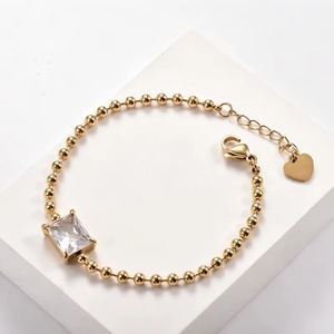 Bracciale a Catena con Perline in Acciaio Inossidabile per Donne, Bracciale con Charm Placcato Oro 18K, Impermeabile, con Cuore, Regolabile - Product Image 5