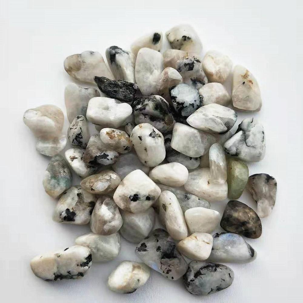 Atacado Energia Natural Cristal Cascalho Ponto Preto Moonstone Branco Tumbled Stone para Home Decore