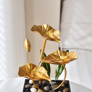 Fontana d'Acqua Decorativa in Metallo a Tre Livelli con Loto, Alimentata via USB, per Ufficio, Casa e Camera da Letto - Product Image 5