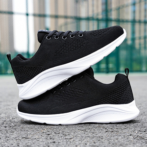 Scarpe da corsa frontali stringate con dettaglio lettera nera Casual personalizzate per donna con Logo - Product Image 4