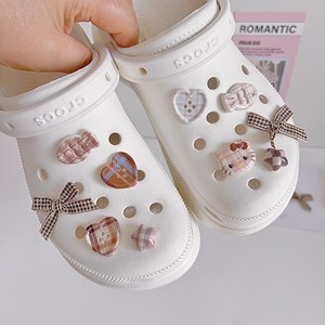 Conjunto de Estilo Rústico. Adornos para Zapatos con Forma de Nudo de Mariposa y Gatito, Accesorio Divertido para Calzado, Apto para Mujeres y Niñas - Product Image 3