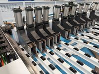 Scie à panneaux CNC haute précision automatique pour le bois avec table coulissante et règle numérique pour l'industrie du bois