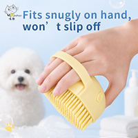 Cepillo de Baño de Silicona con Diseño de Dibujos Animados para Mascotas, Dispensador de Champú con Botón de Presión y Depósito de Agua, Herramienta de Masaje y Ducha para Perros
