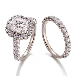 Anillos de Oro Real de 18K de Diseño, Corte Cojín Alargado con Moissanita DEF VVS. Anillos de Compromiso y Matrimonio Certificados, Juego para Pareja - Product Image 2